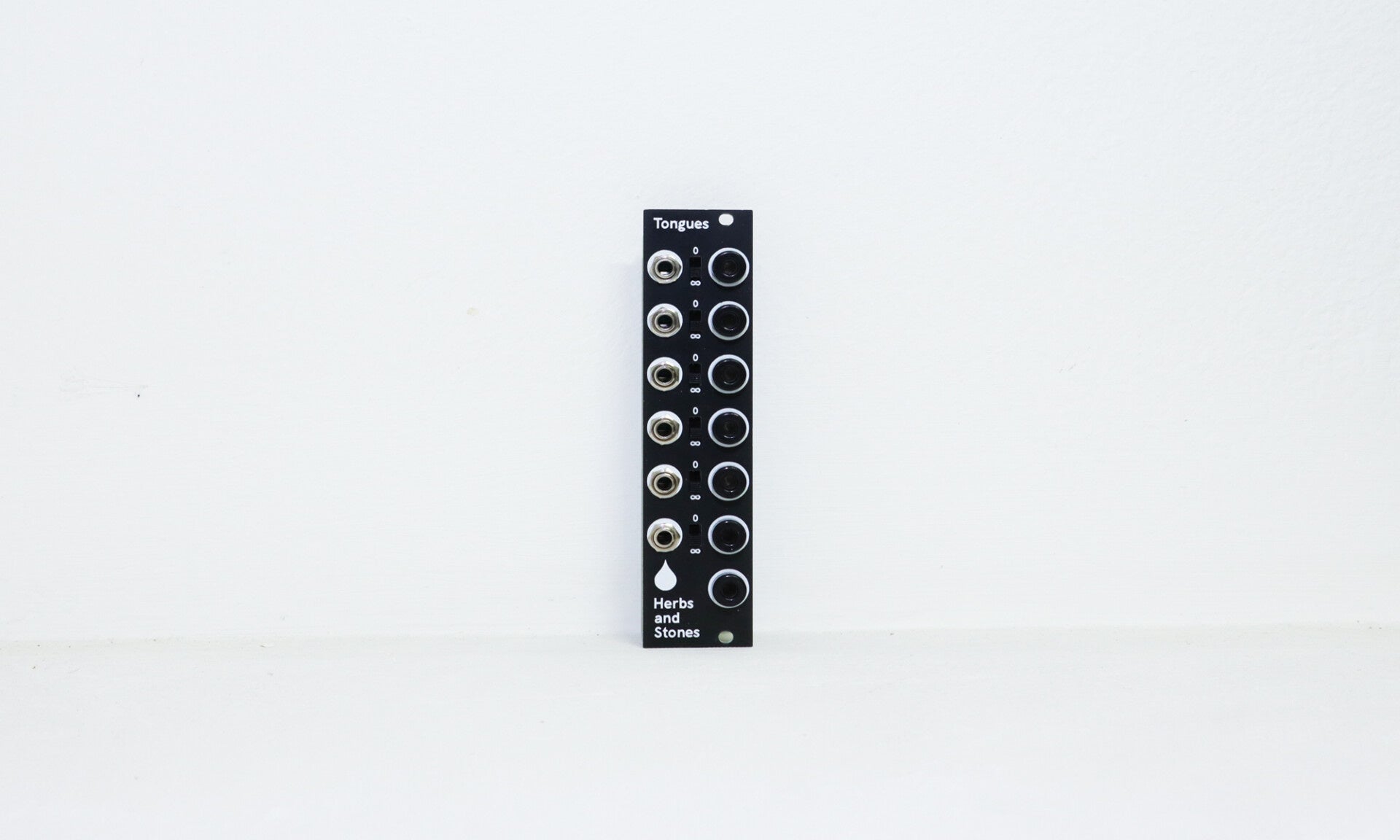Herbs & Stones Tongues Eurorack Banana converter Module